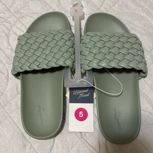 Universal Thread sandals